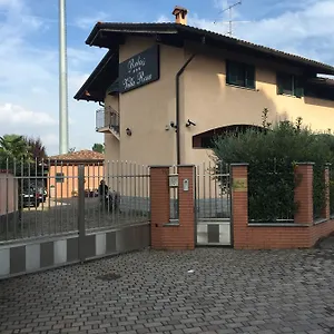 Relais Rosa Bed & Breakfast Pero